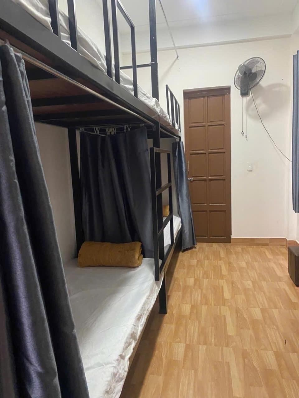 Aumori Hostel Dong Hoi Exterior photo